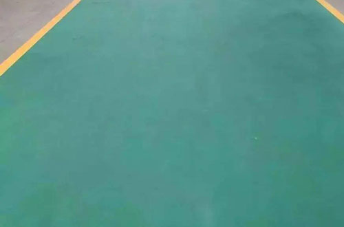 防水聚氨酯地坪出現涂料膜片分層的原因